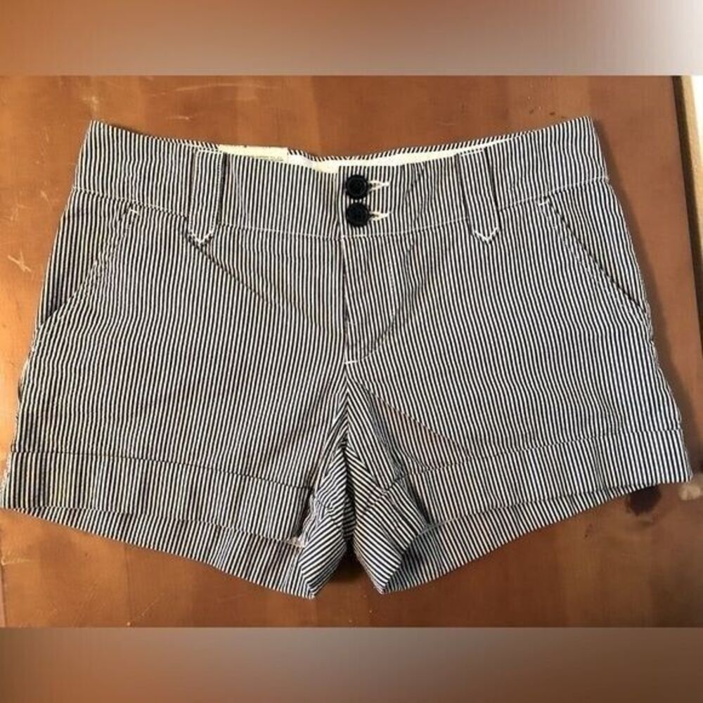 Tommy‎ Hilfiger Blue and White Seersucker Style 100% Cotton Shorts NWT